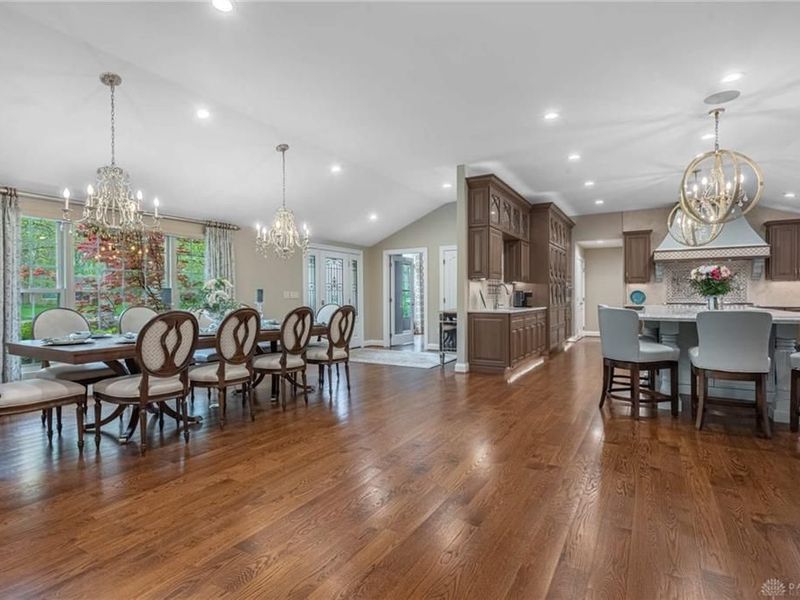 317 Colonial Lane, Washington Township, OH 45429 Photo 5