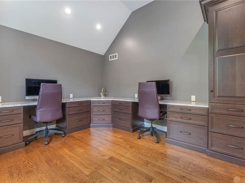 317 Colonial Lane, Washington Township, OH 45429 Photo 9