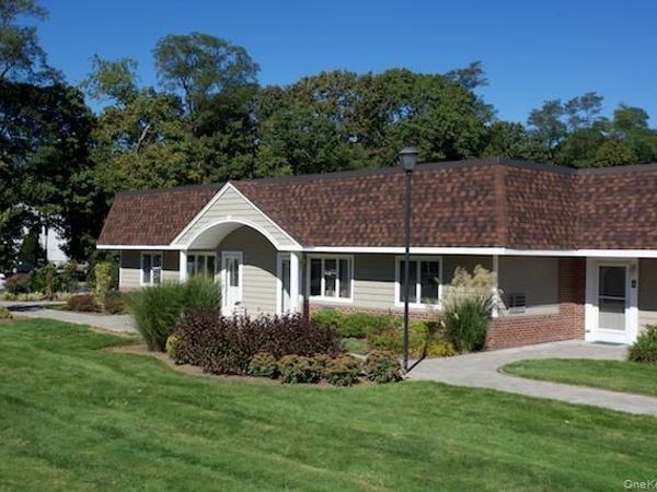 255 E Main Street , Unit 49, East Islip, NY 11730