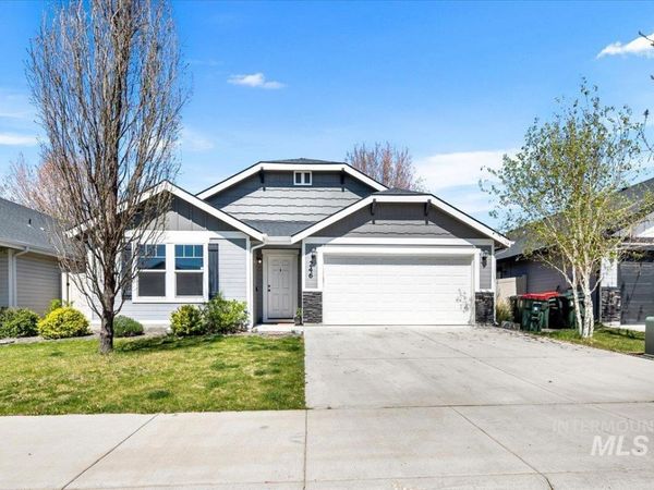 246 W Waukesha St, Meridian, ID 83646
