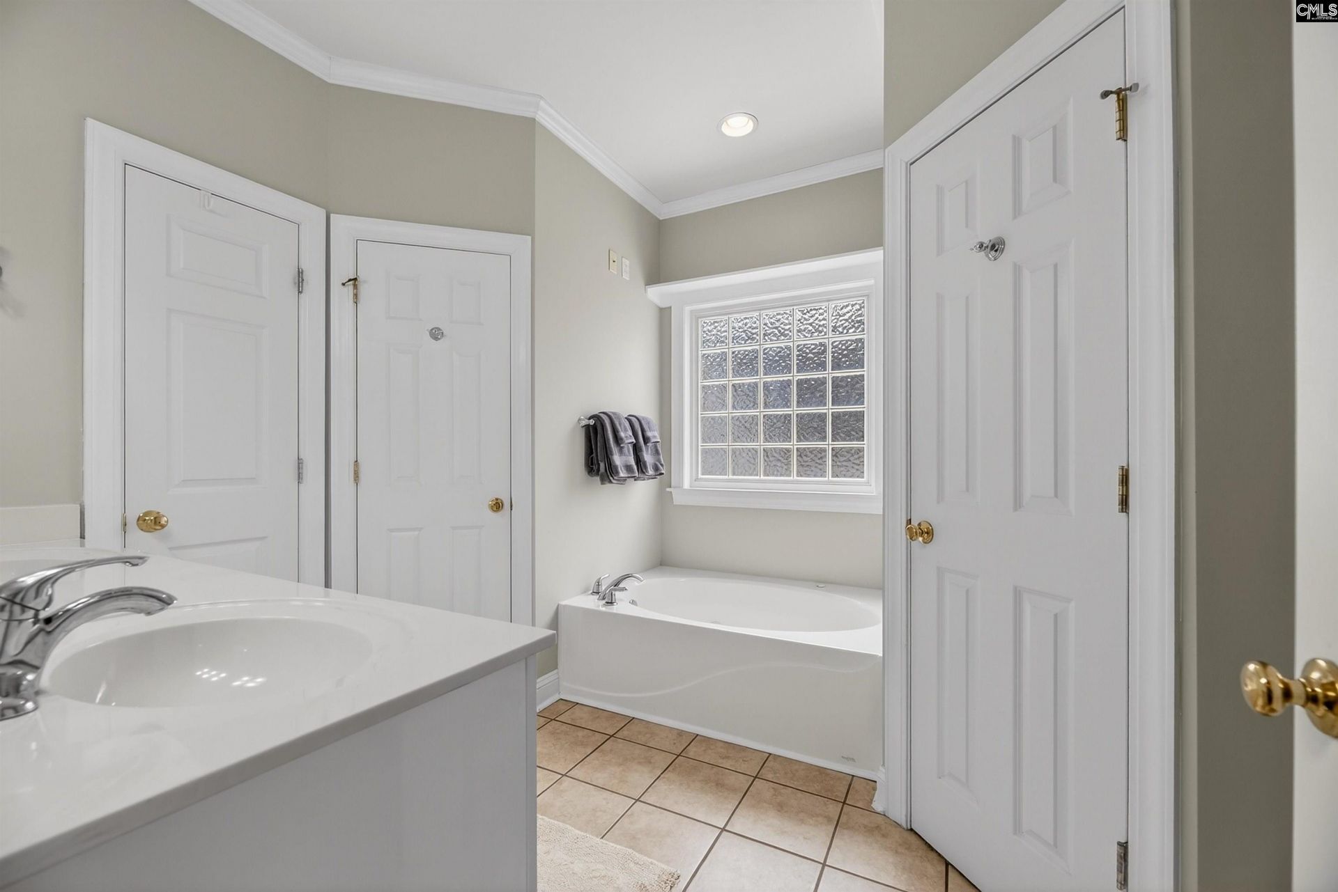 170 Crescent Oaks Court  Photo 31