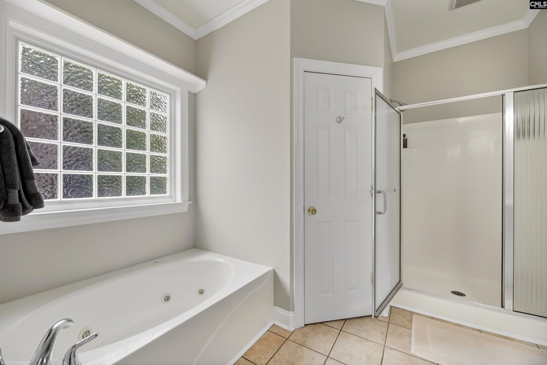 170 Crescent Oaks Court  Photo 32