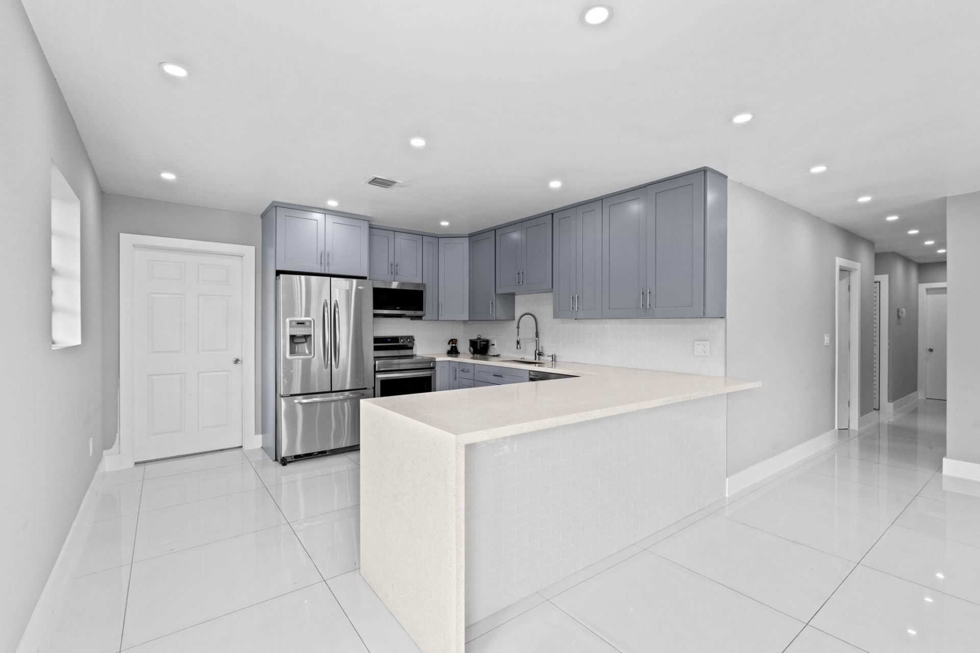 670 SW 29th Avenue, Fort Lauderdale, FL 33312 Photo
