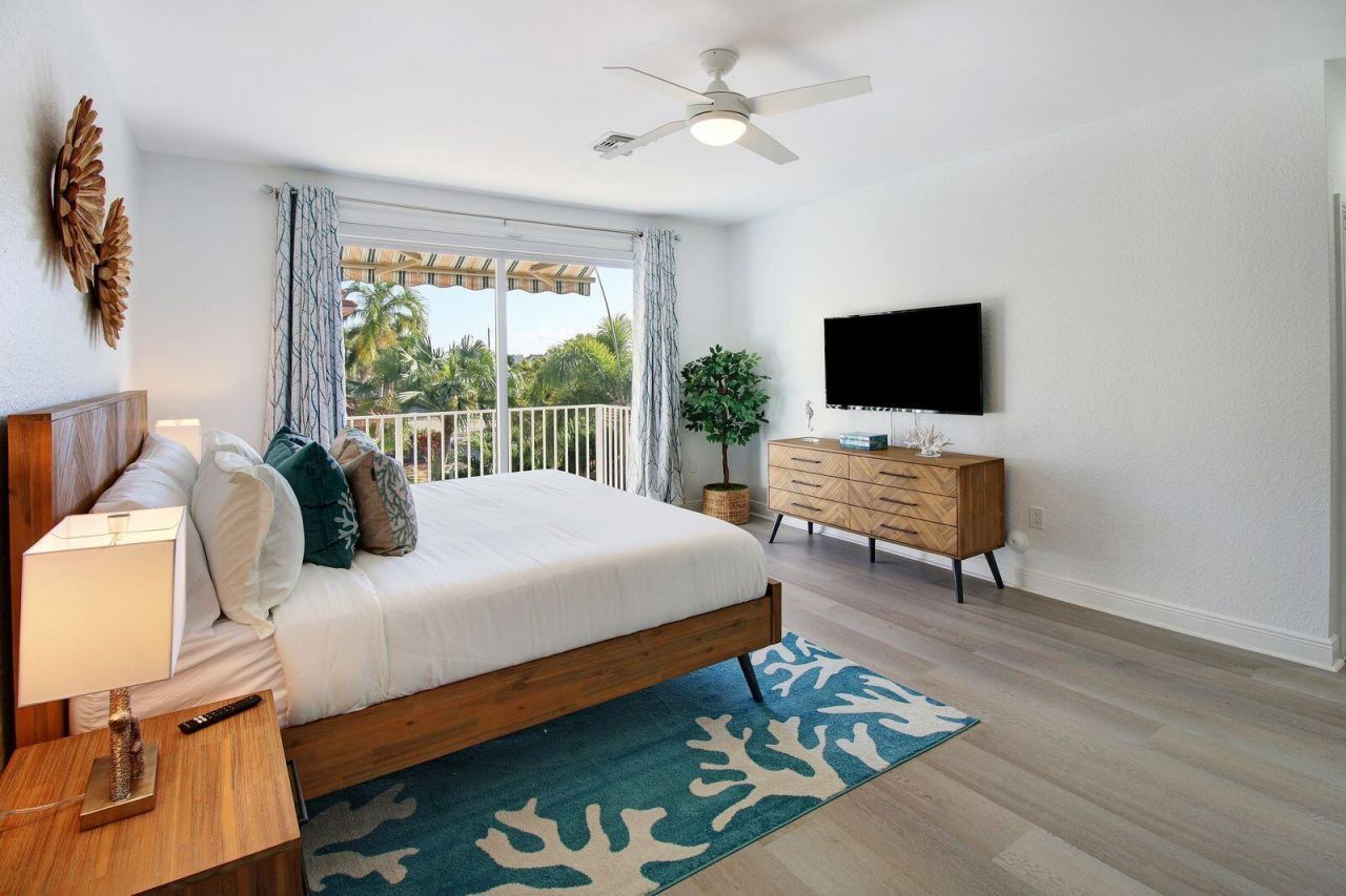 218 Pine Avenue, Lauderdale by the Sea, FL 33308 Photo