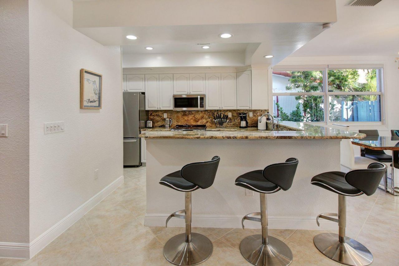 218 Pine Avenue, Lauderdale by the Sea, FL 33308 Photo