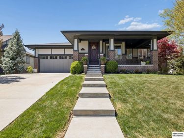 6833 Wildrye Road , Lincoln, NE 68521