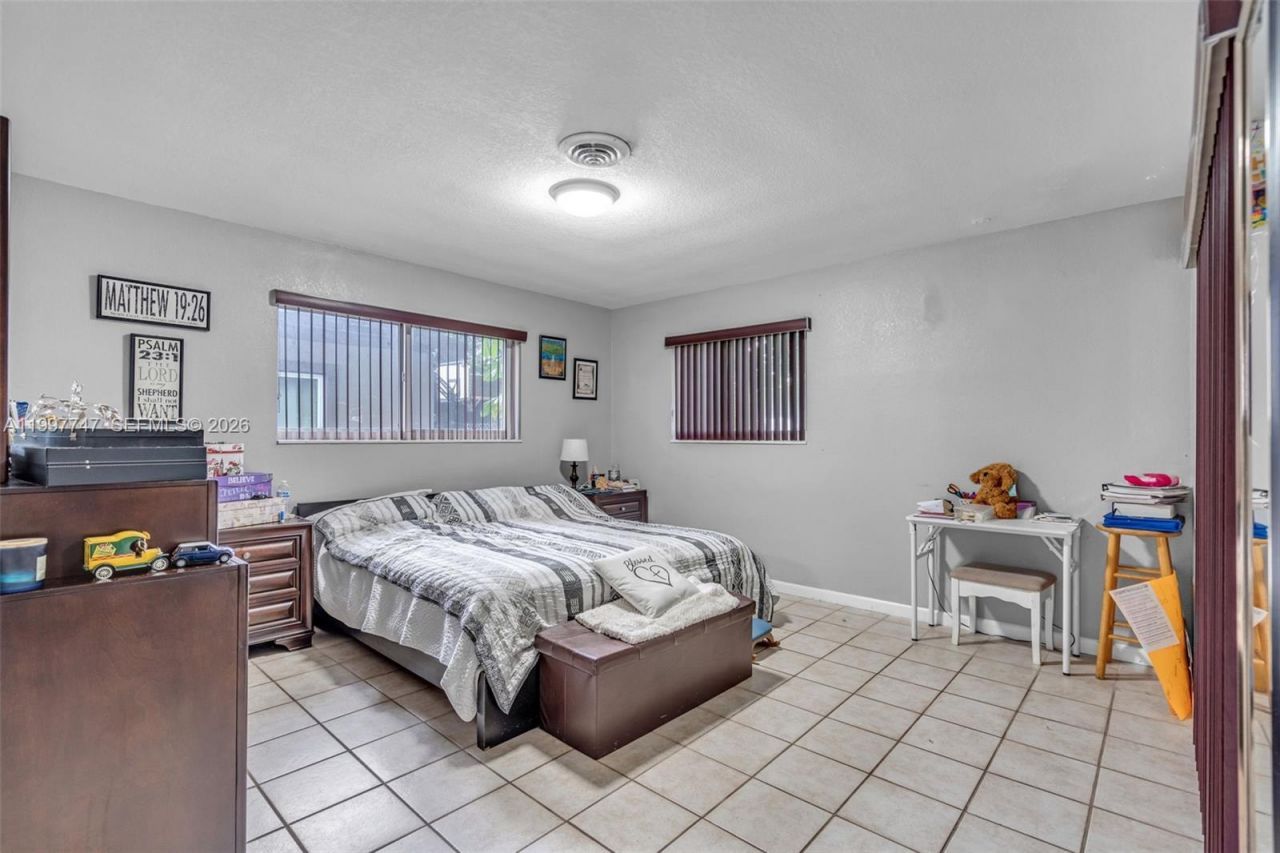 17930 NE 6th Ave , North Miami Beach, FL 33162 Photo