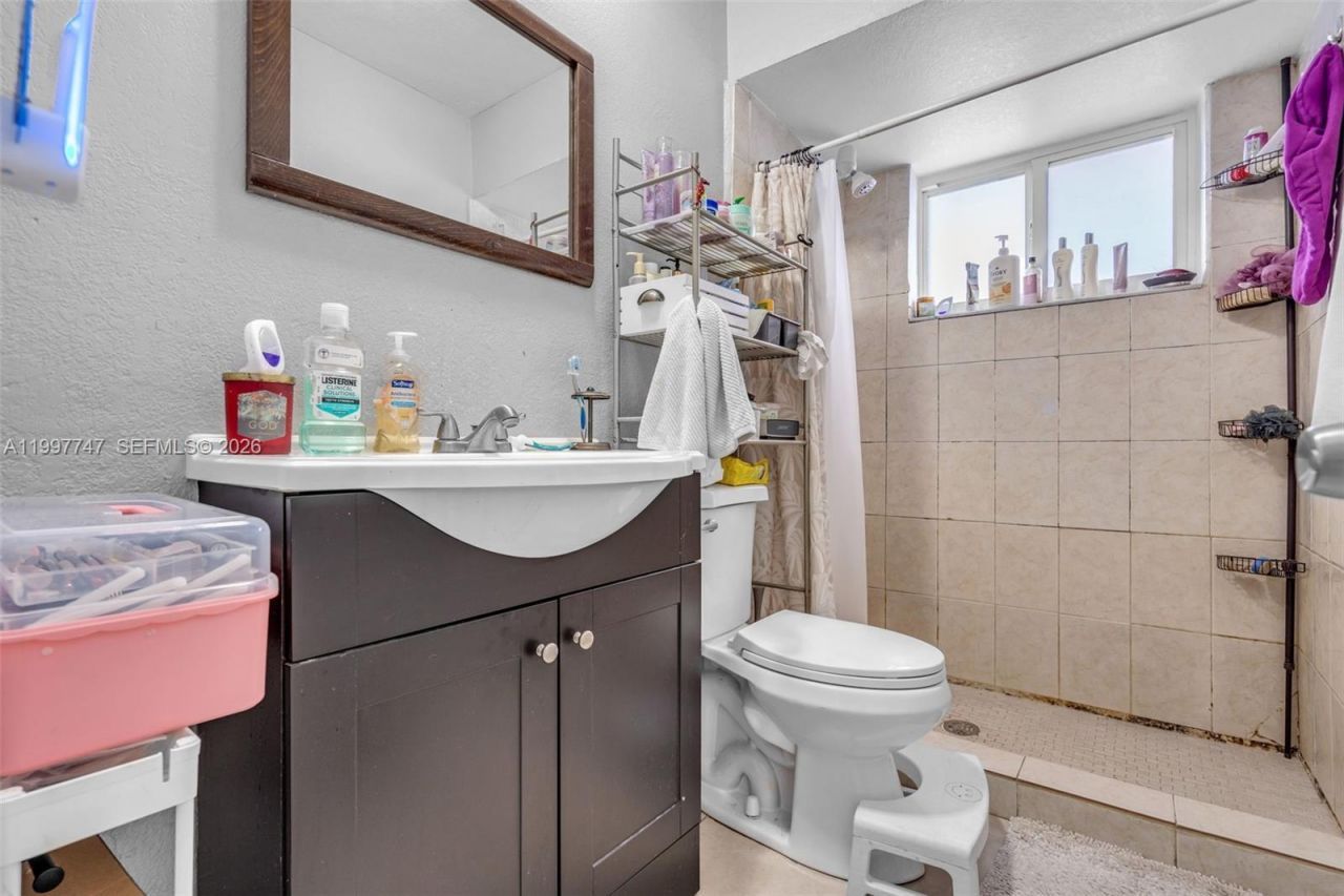17930 NE 6th Ave , North Miami Beach, FL 33162 Photo