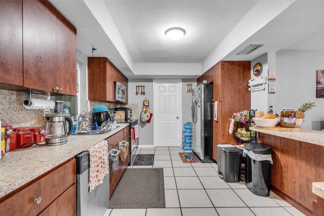 17930 NE 6th Ave , North Miami Beach, FL 33162 Photo