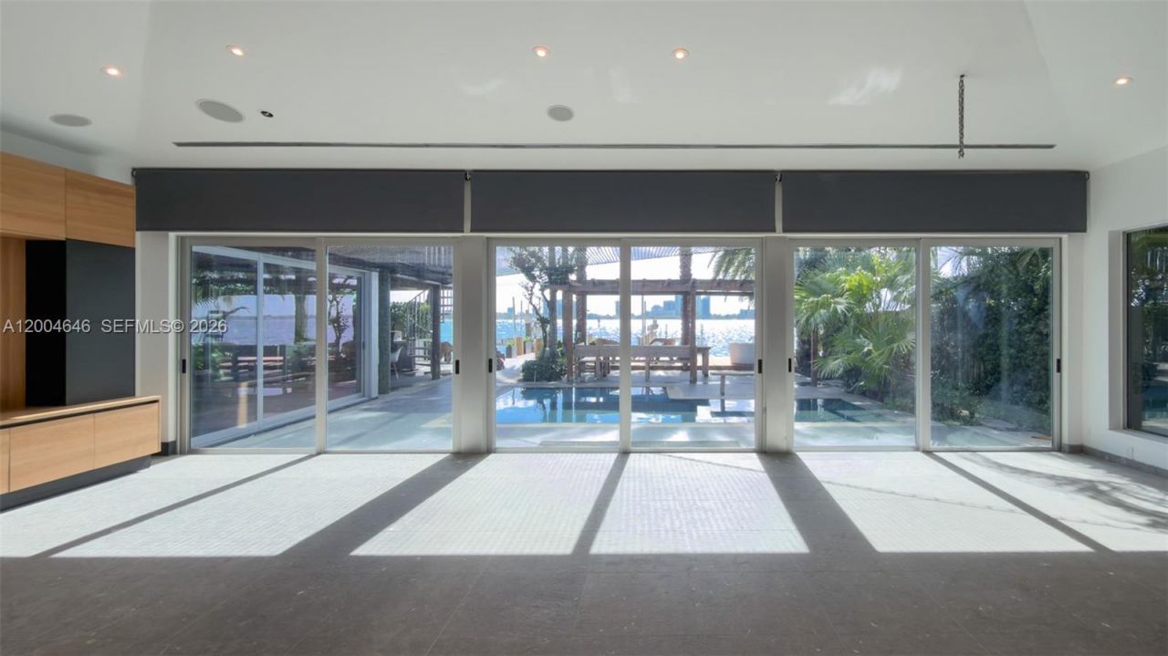 2440 N Shore Ter, Miami Beach, FL 33141 Photo