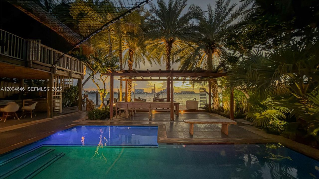 2440 N Shore Ter, Miami Beach, FL 33141 Photo