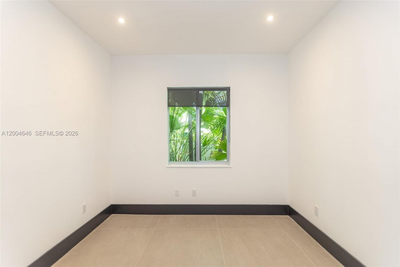 2440 N Shore Ter, Miami Beach, FL 33141 Photo