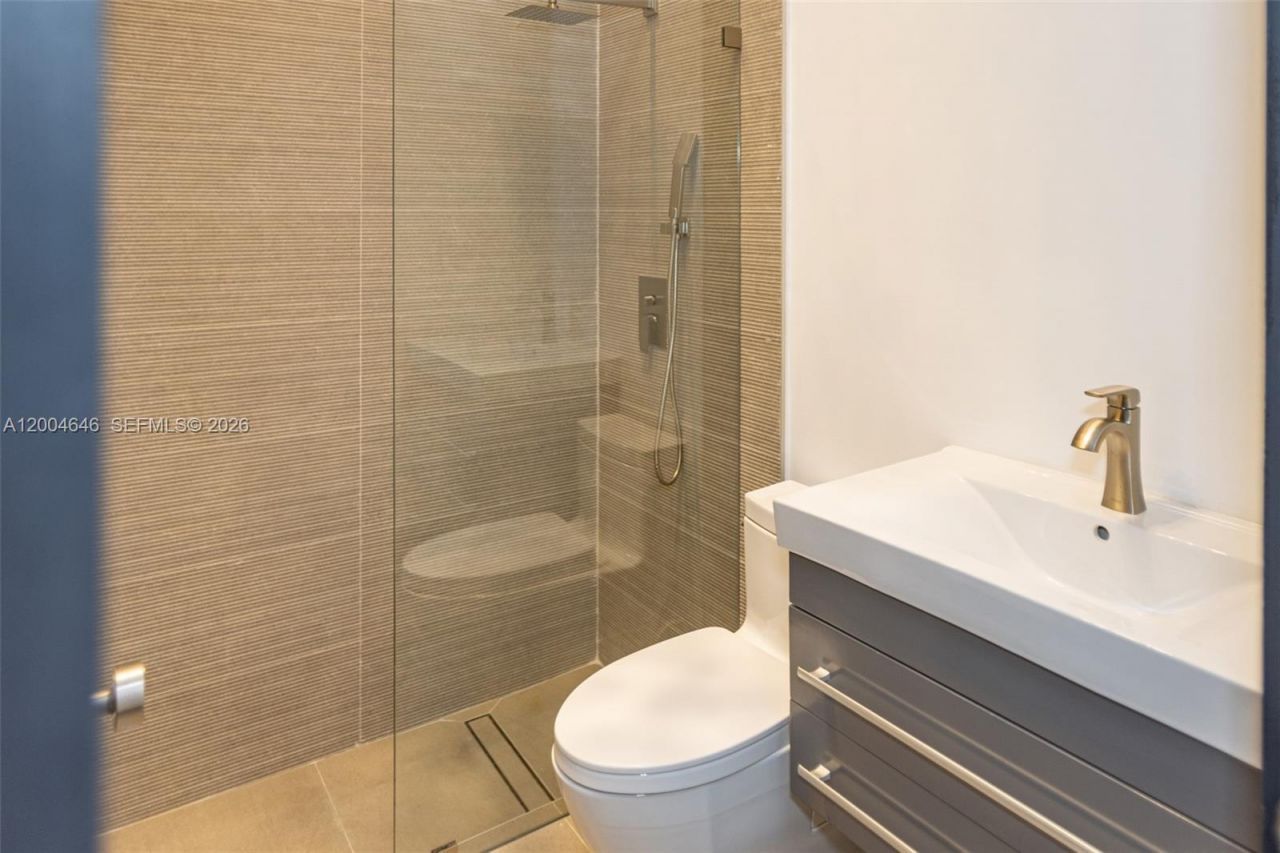 2440 N Shore Ter, Miami Beach, FL 33141 Photo