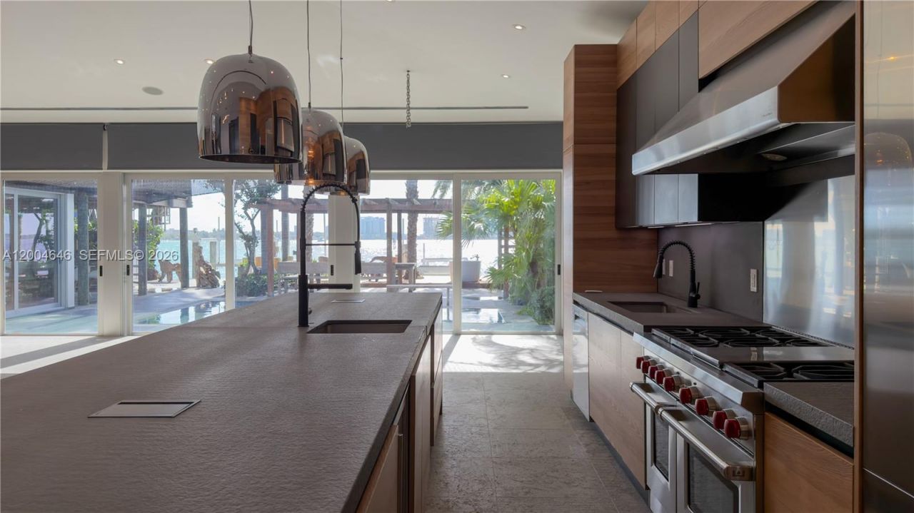 2440 N Shore Ter, Miami Beach, FL 33141 Photo