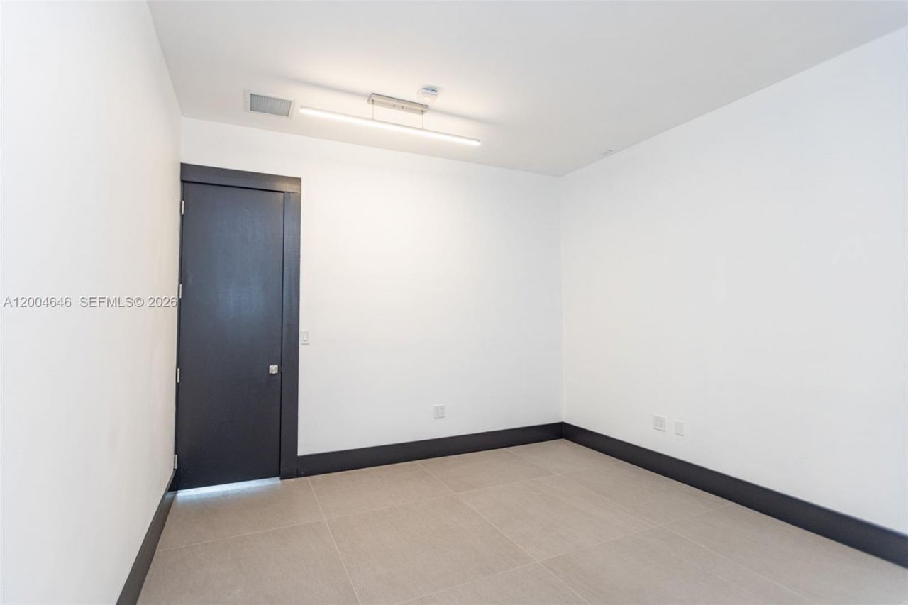 2440 N Shore Ter, Miami Beach, FL 33141 Photo