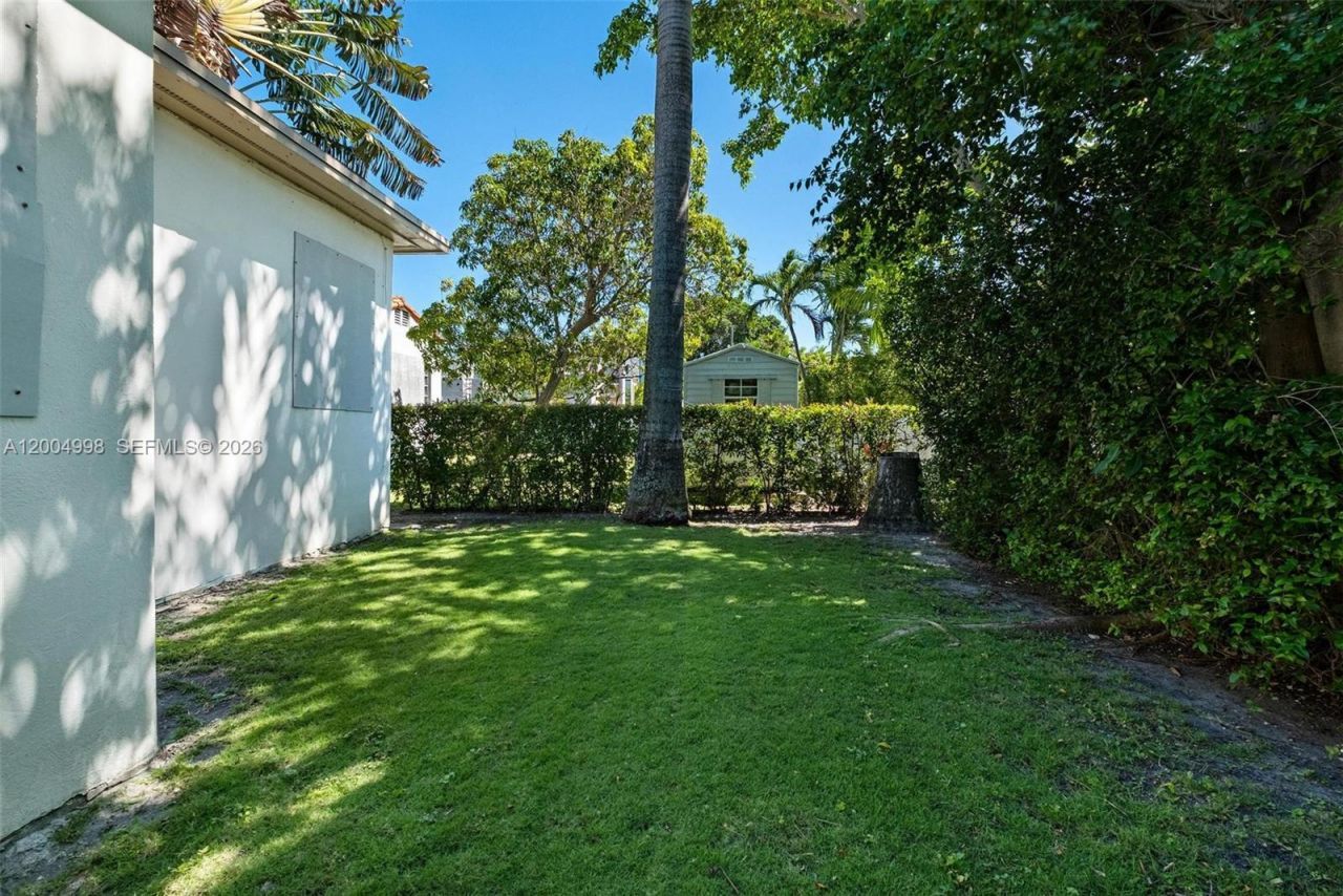 9516 Byron Ave , Surfside, FL 33154 Photo