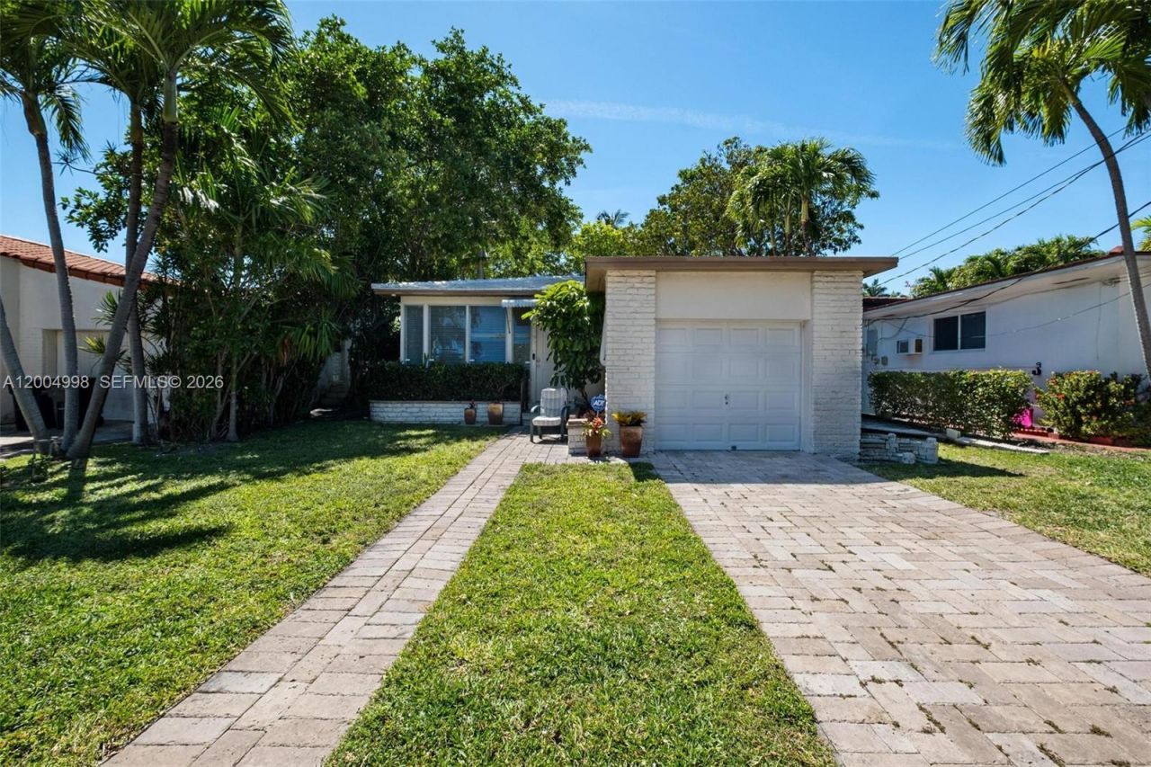 9516 Byron Ave , Surfside, FL 33154 Photo