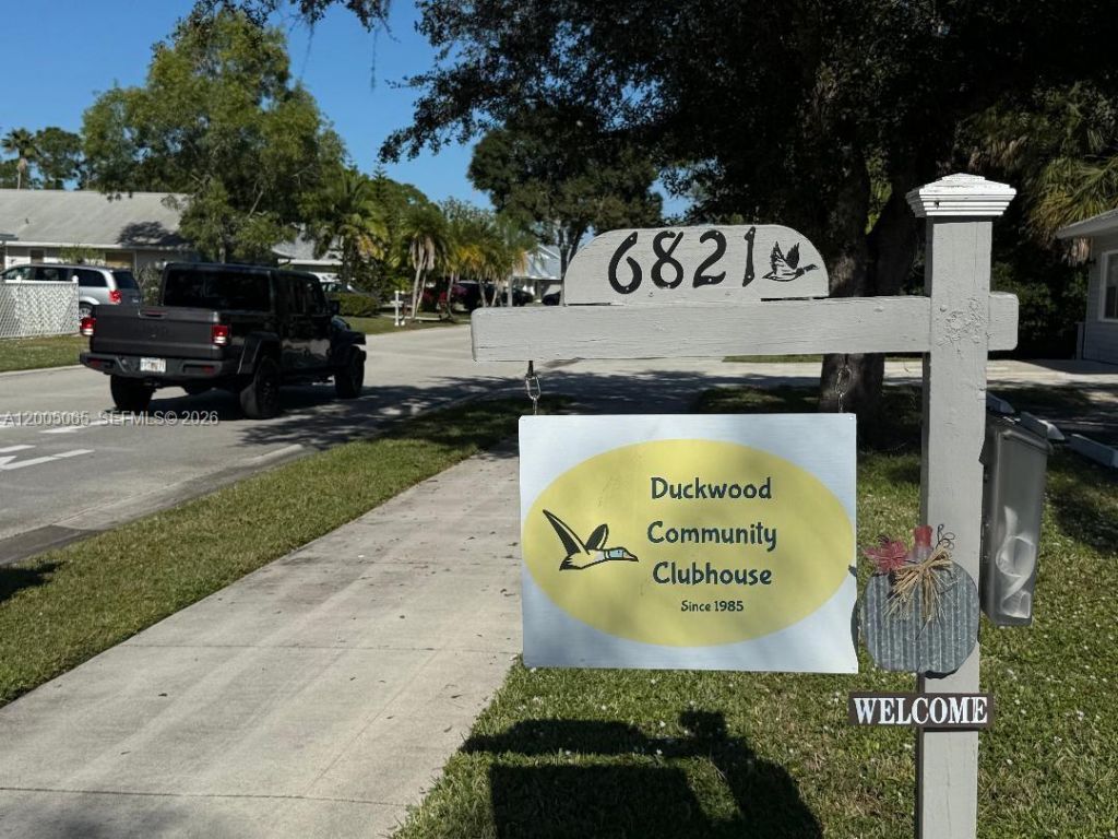 6910 SE Lillian Ct, Stuart, FL 34997 Photo