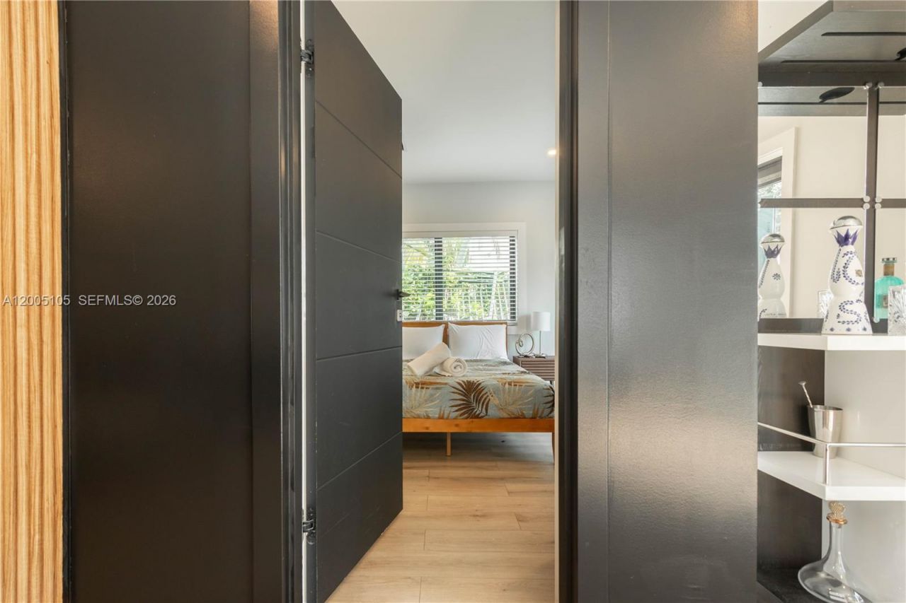 2360 SW 12th St , Miami, FL 33135 Photo