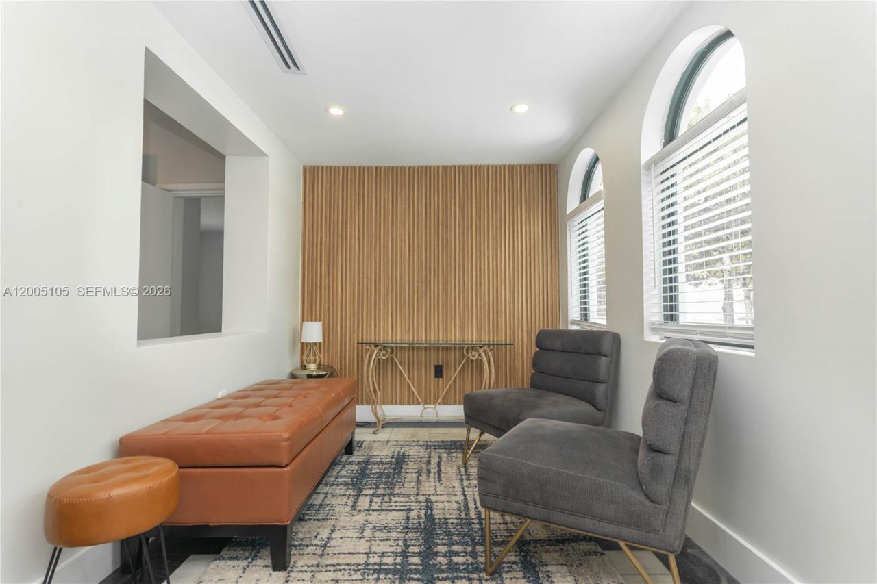 2360 SW 12th St , Miami, FL 33135 Photo