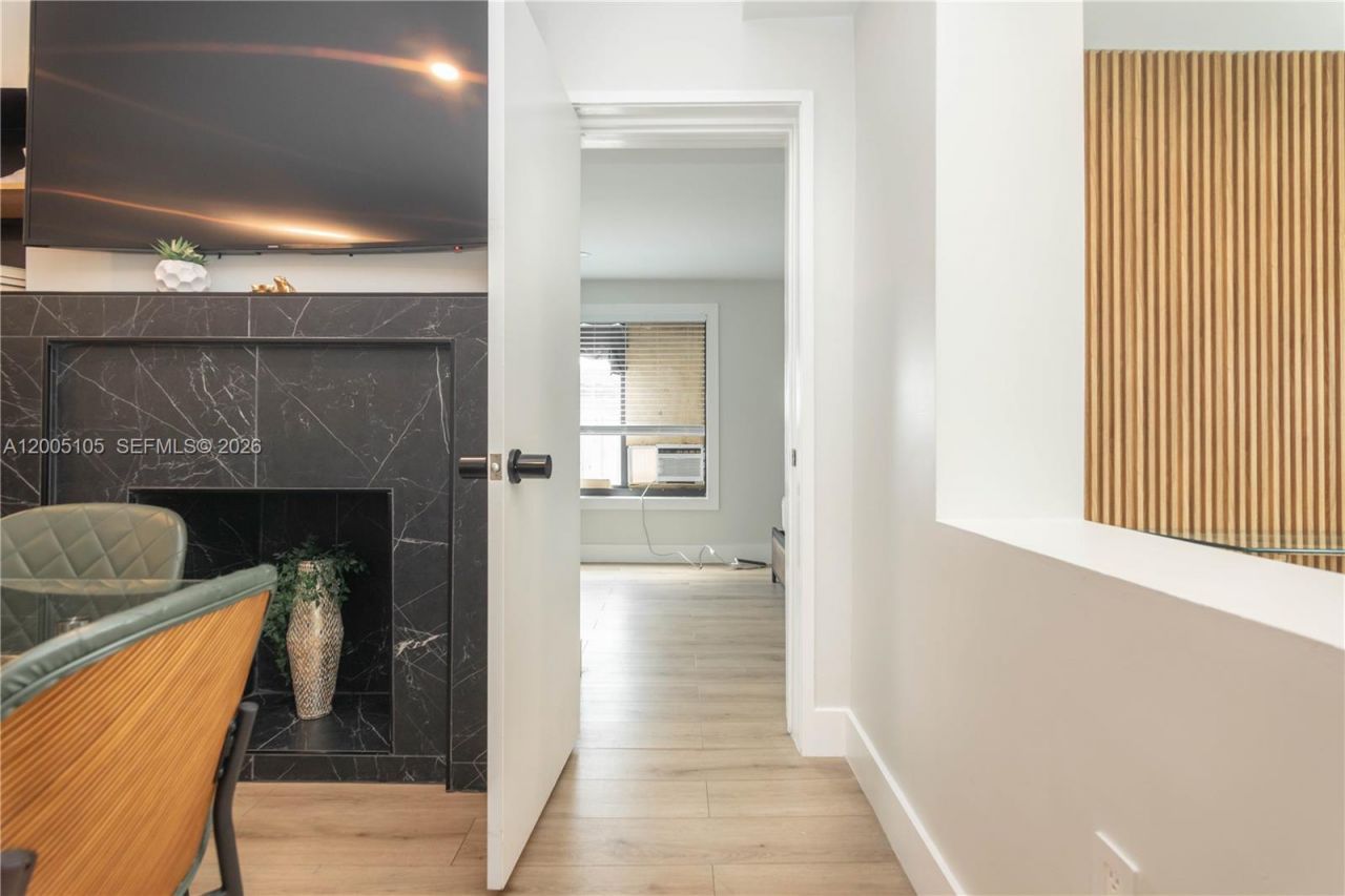 2360 SW 12th St , Miami, FL 33135 Photo