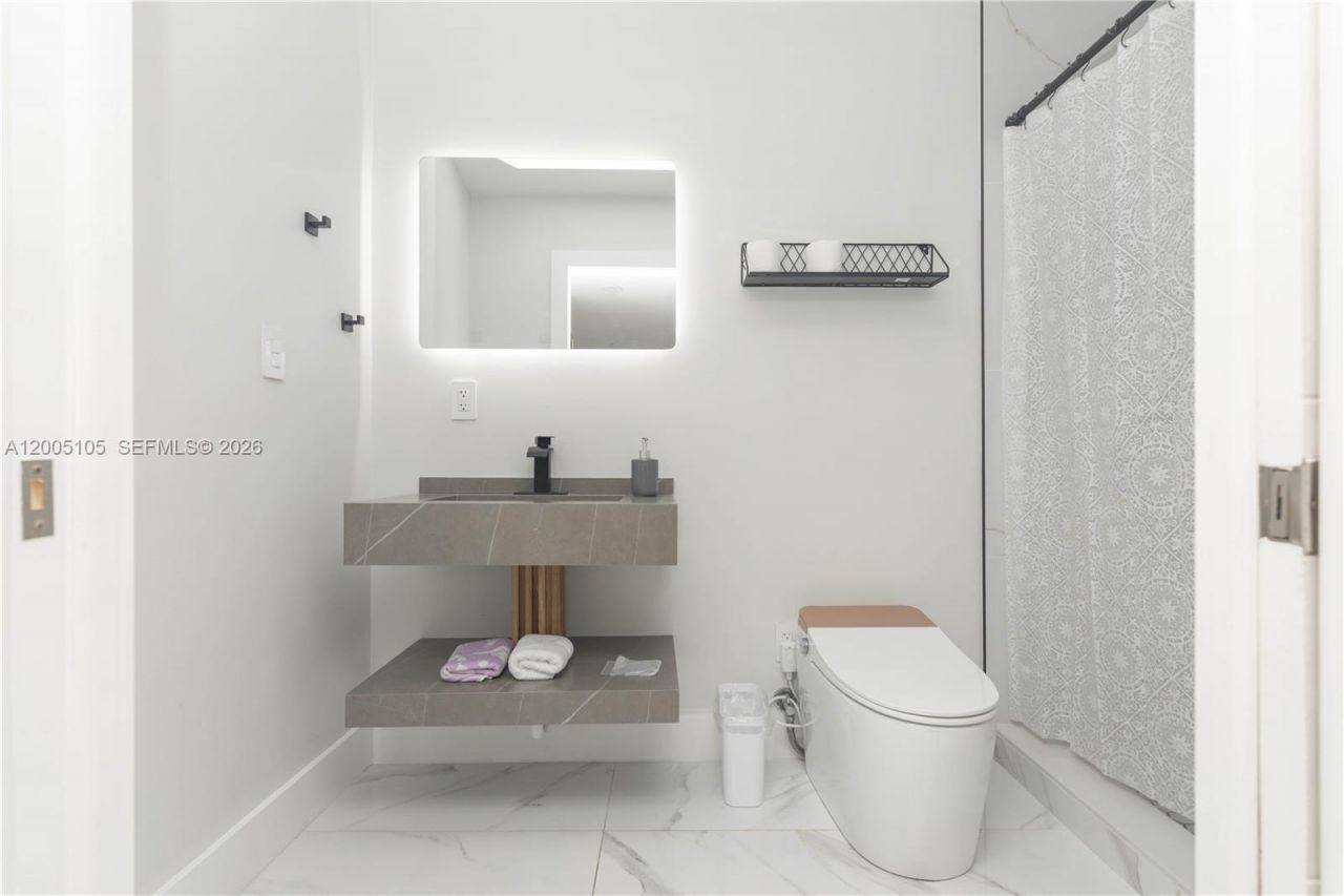 2360 SW 12th St , Miami, FL 33135 Photo