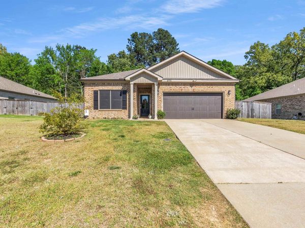 495 BEAU TISDALE DR, Oakland, TN 38060