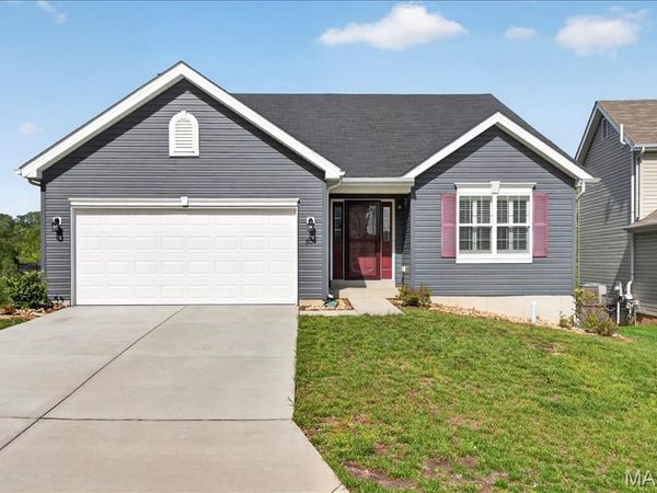 804 Cedar Bluff Way, Fenton, MO 63026