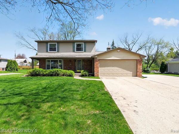 4284 Cherrywood Drive, Troy, MI 48098