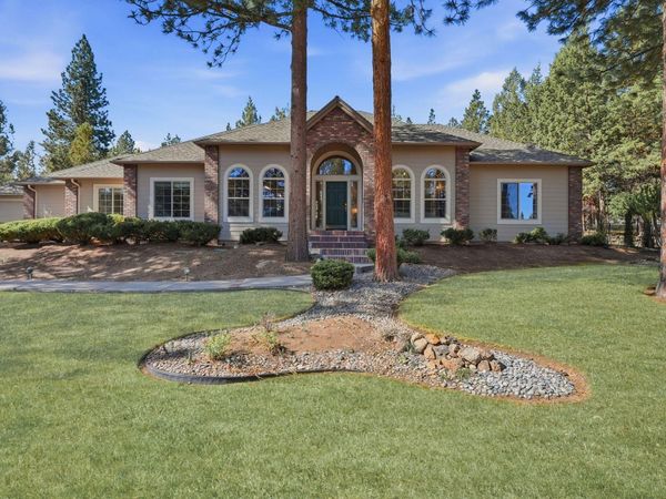 1047 NW Milton Court, Bend, OR 97703