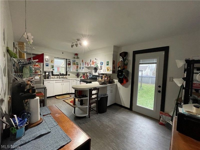 809 Lakeview Avenue NW, Canton, OH 44708 Photo 3