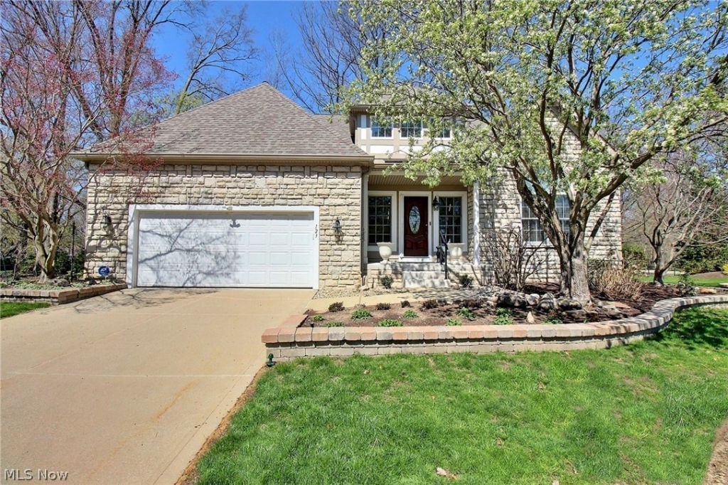 123 Hampton Court, Bratenahl, OH 44108 Main Photo