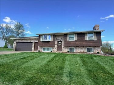 917 3rd Street NE, New Philadelphia, OH 44663