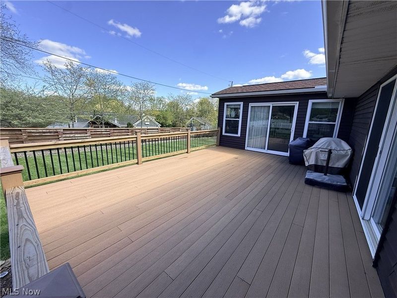 917 3rd Street NE, New Philadelphia, OH 44663 Photo 2