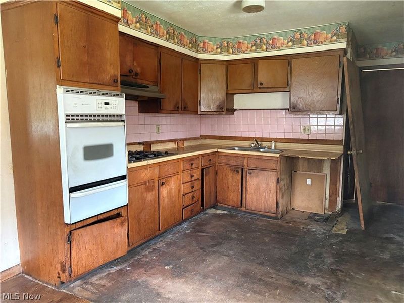 860 Mercer Avenue, Akron, OH 44320 Photo 7