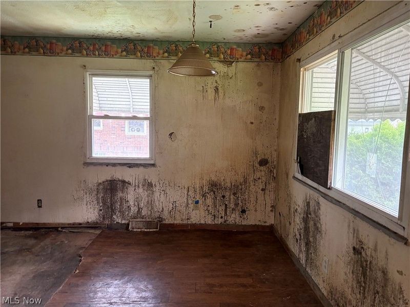 860 Mercer Avenue, Akron, OH 44320 Photo 8