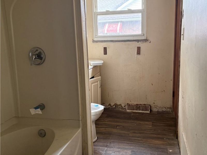 860 Mercer Avenue, Akron, OH 44320 Photo 9