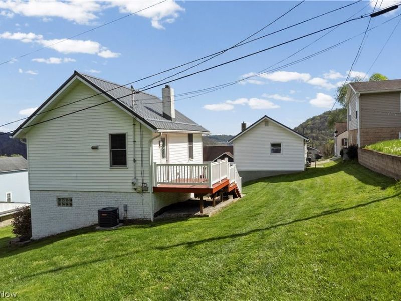 1018 Biltmore Avenue, Toronto, OH 43964 Photo 2