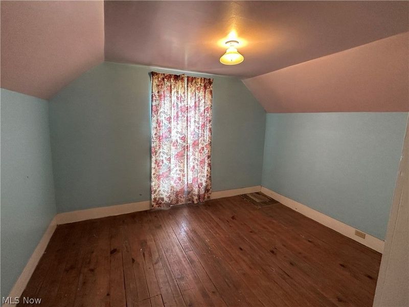 409 East Street , Caldwell, OH 43724 Photo 28