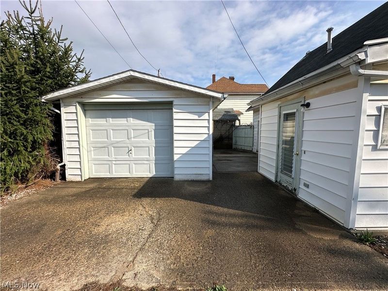 409 East Street , Caldwell, OH 43724 Photo 3