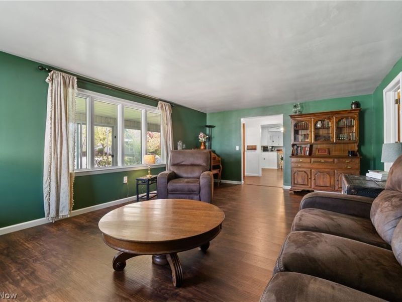 527 W Main Street, Dalton, OH 44618 Photo 9