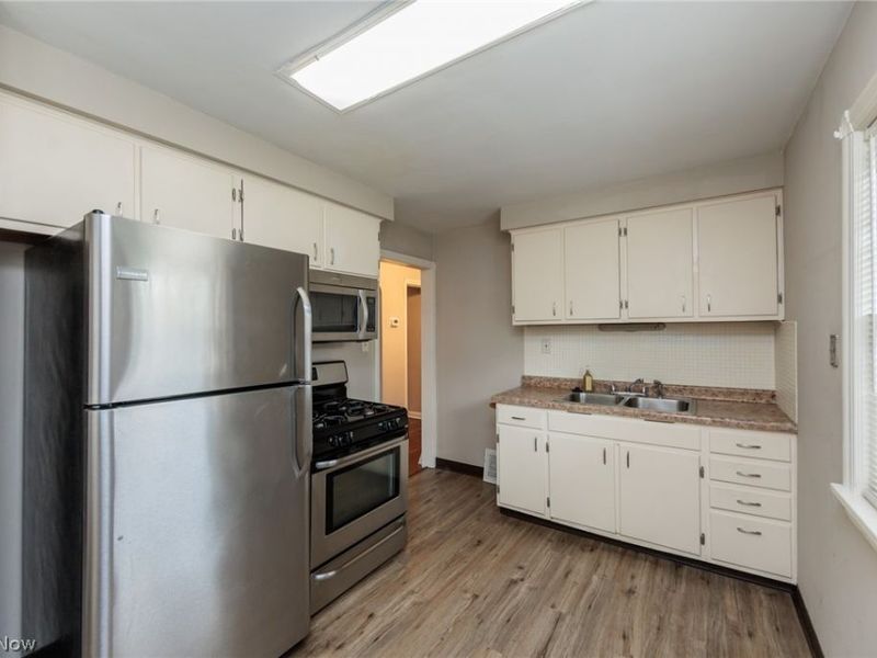 1551 Winchester Road, Cleveland, OH 44124 Photo 11