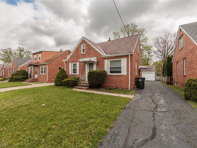 1551 Winchester Road, Cleveland, OH 44124 Photo 2