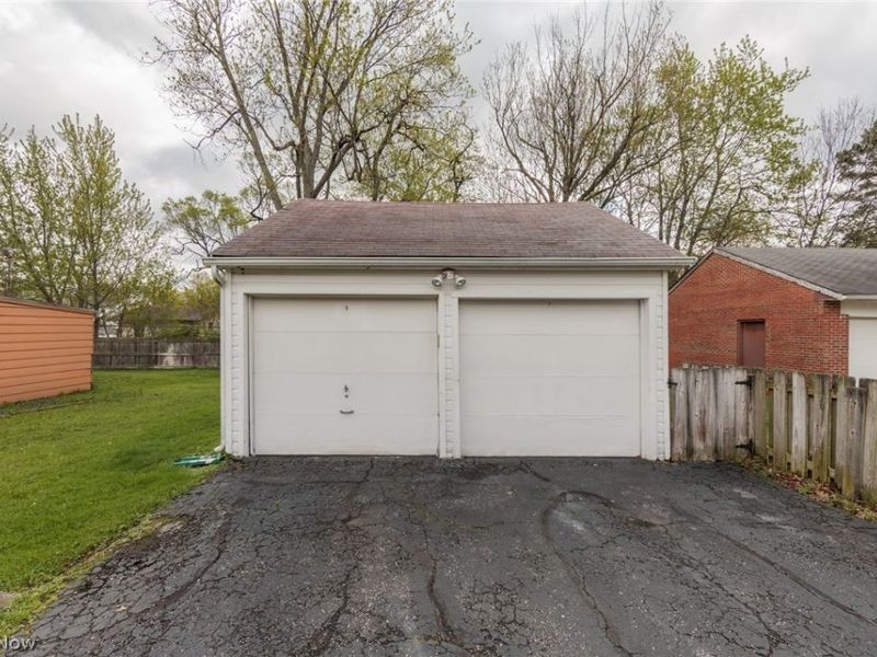 1551 Winchester Road, Cleveland, OH 44124 Photo 44