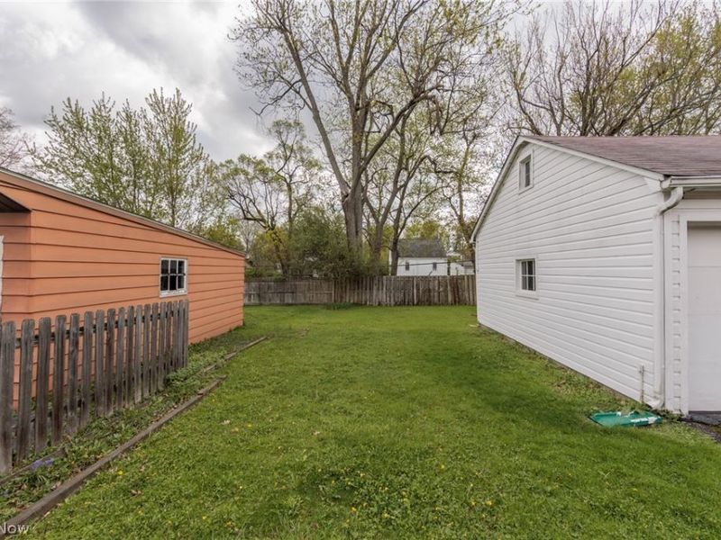 1551 Winchester Road, Cleveland, OH 44124 Photo 45