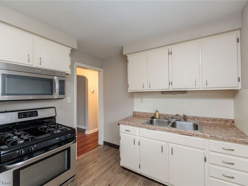 1551 Winchester Road, Cleveland, OH 44124 Photo 7