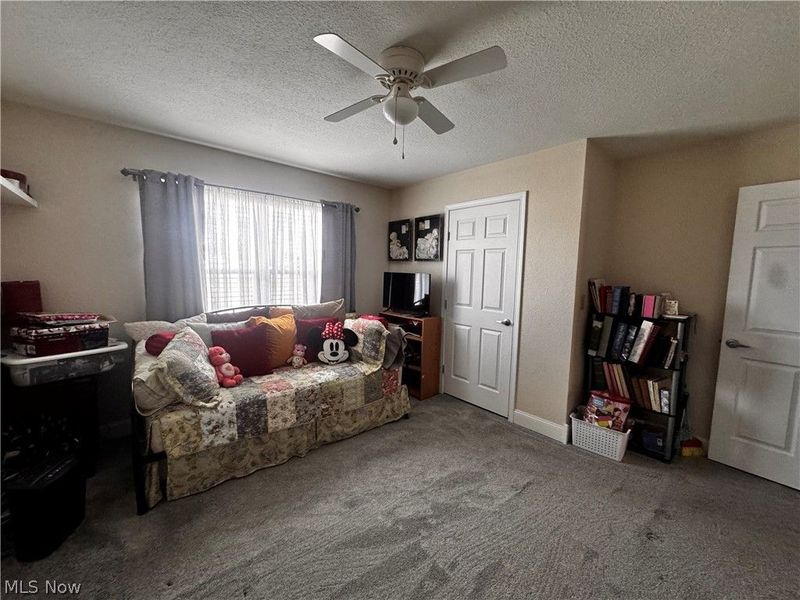 703 Oak Tree Lane , Belpre, OH 45714 Photo 10