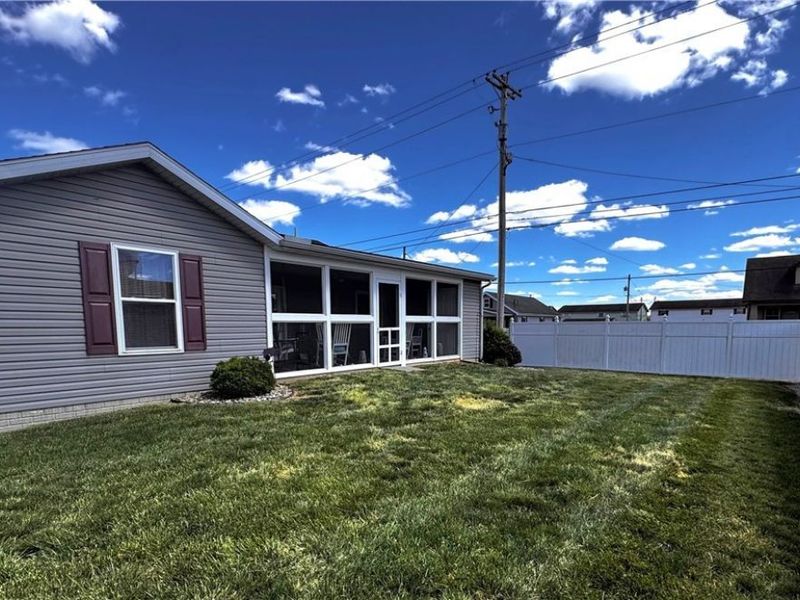 703 Oak Tree Lane , Belpre, OH 45714 Photo 4