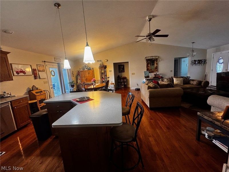 703 Oak Tree Lane , Belpre, OH 45714 Photo 9