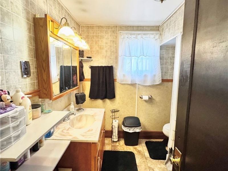 179 S Eagle Street , Geneva, OH 44041 Photo 16